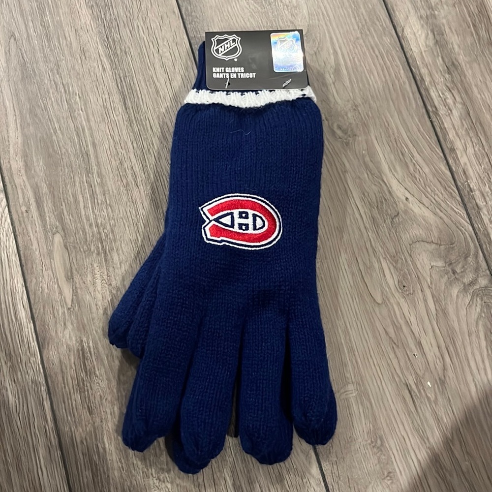 NWT Habs Canadiens NHL Official knit gloves one size for adults